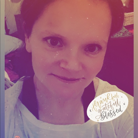 Meet your Posher, Carrie - Picture 8 of 16